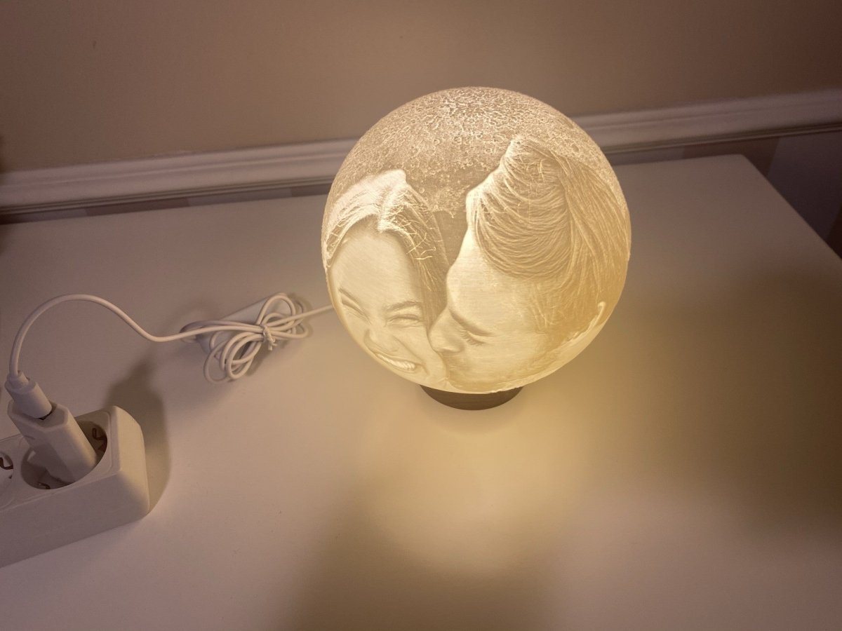 PERSONALIZED 3D MOON LAMP WITH WOODEN BASE
