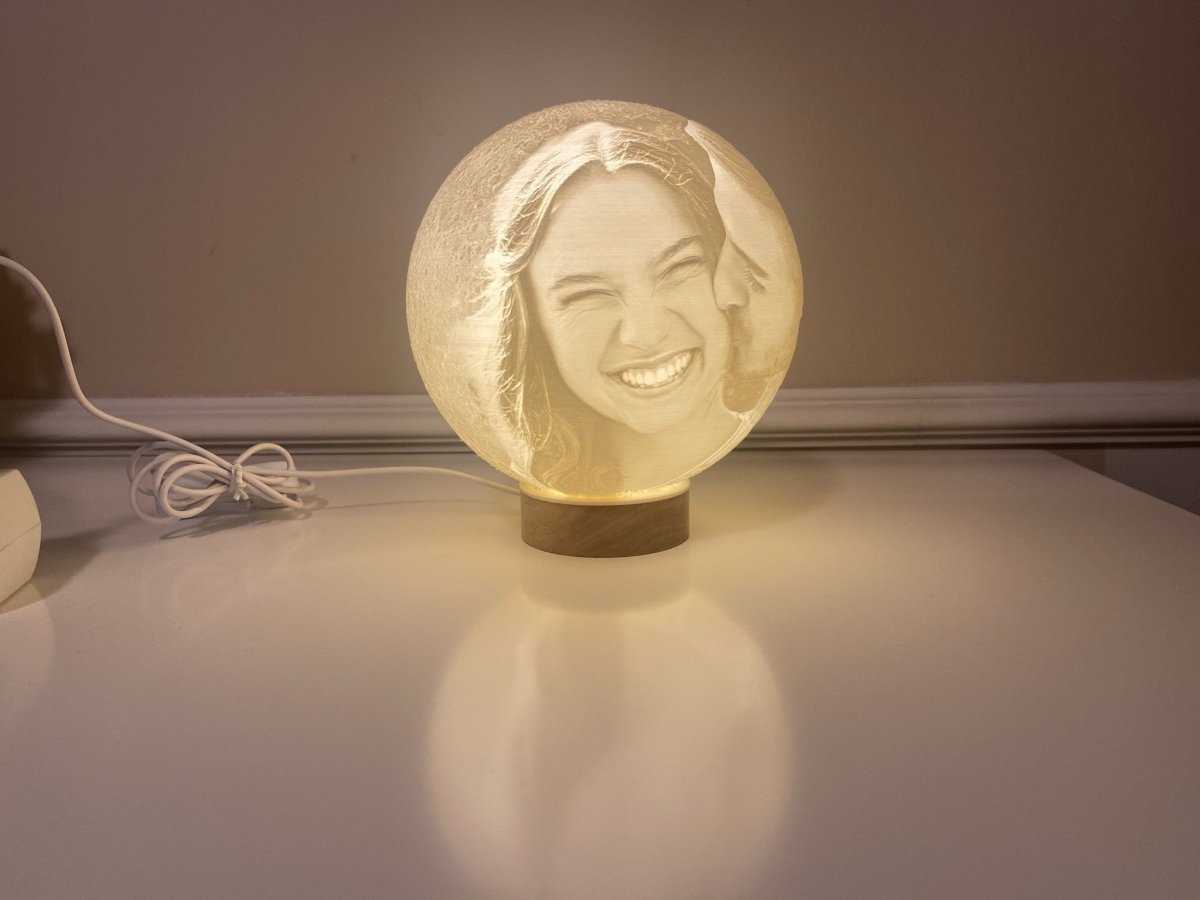 PERSONALIZED 3D MOON LAMP WITH WOODEN BASE