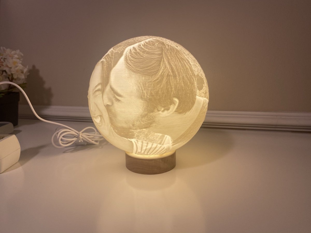 PERSONALIZED 3D MOON LAMP WITH WOODEN BASE